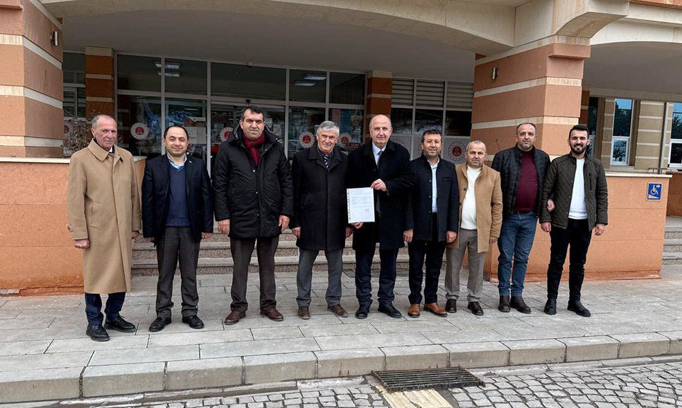 Kastamonu Şoförler Odası’nda 2.SARIAHMETOĞLU dönemi başladı.Kastamonu Şoförler ve Otomobilciler Odası’nın geçtiğimiz günlerde gerçekleştirilen olağan genel kurulunda mevcut Başkan Ahmet SARIAHMETOĞLU tekrar başkan seçildi.